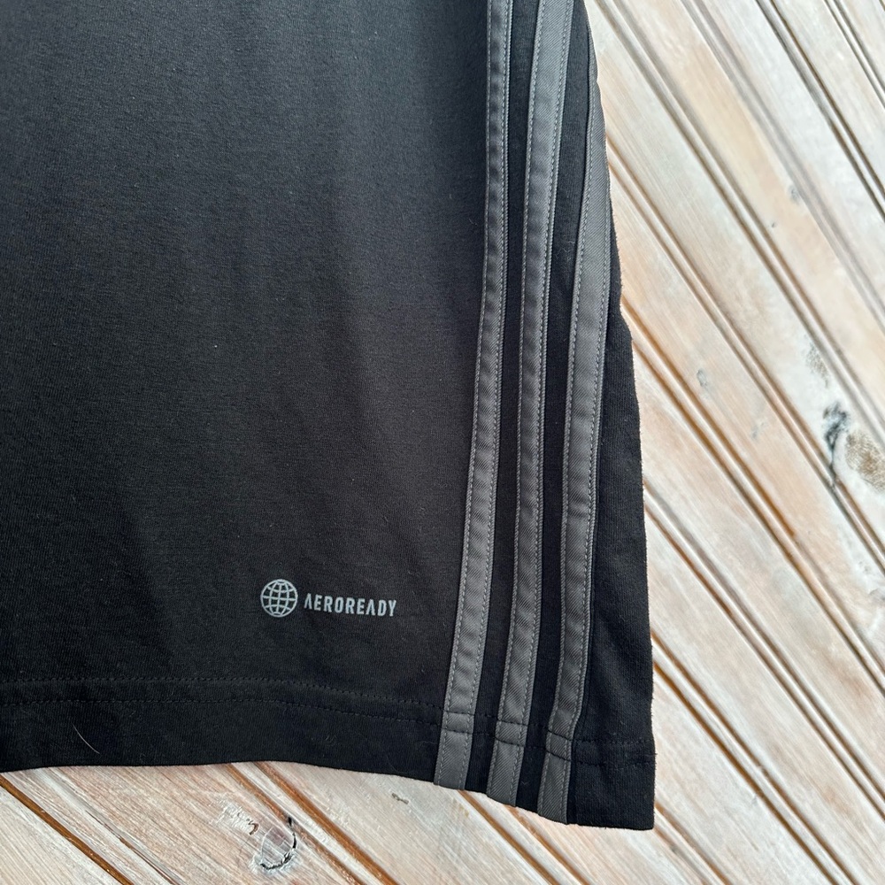 Adidas Aeroready Athletic T Shirt Black Tee Gray Embroidered Stripes - Picture 7 of 7